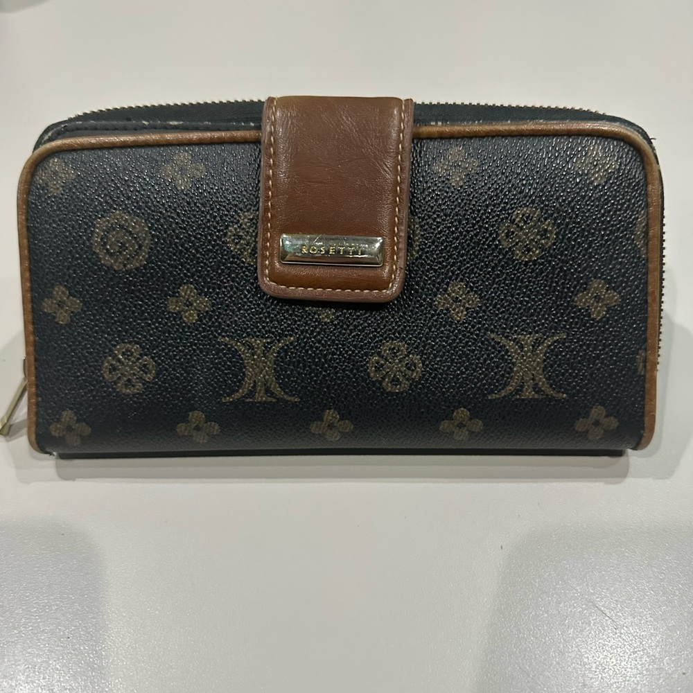 Rosetti Women’s Wallet Black & Cognac CC/ID slots & Zipper section for storage.